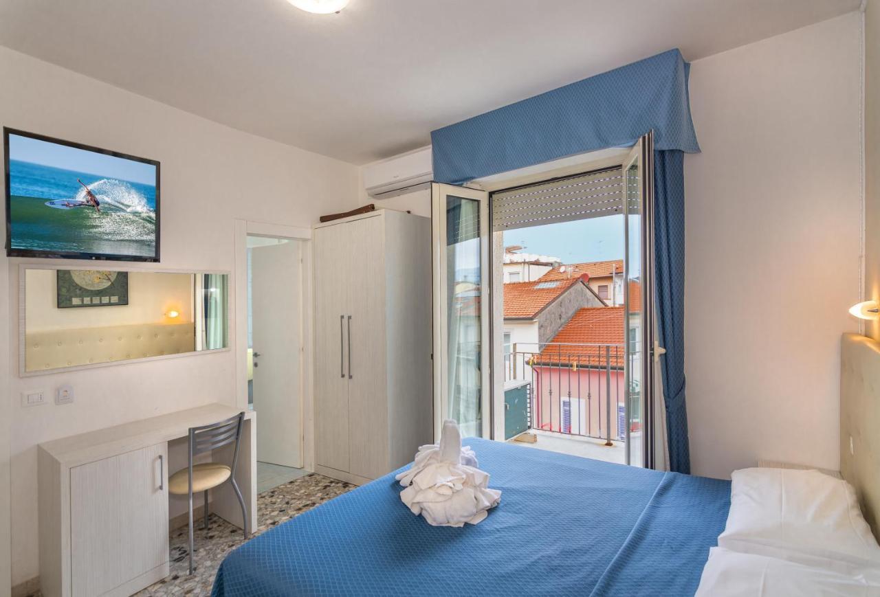 Hotel Caribe Виареджо Екстериор снимка